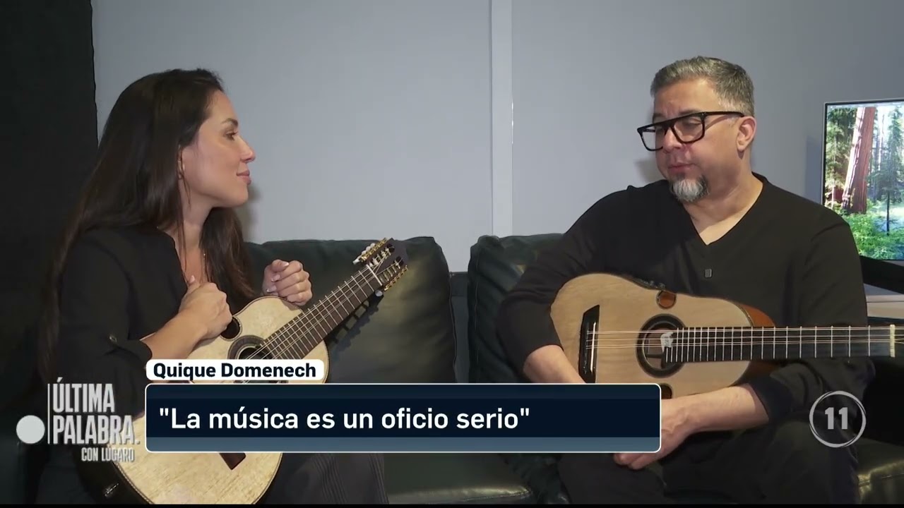 Alexandra Lúgaro aprende a tocar el cuatro con Quique Domenech